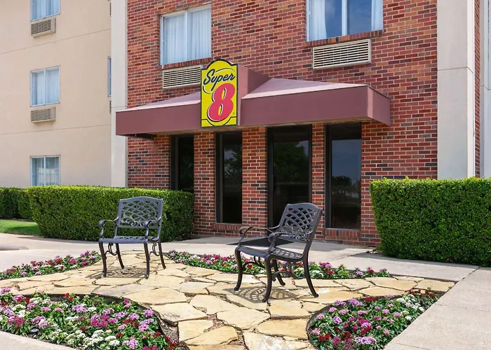 Super 8 by Wyndham Grapevine/DFW Airport Northwest