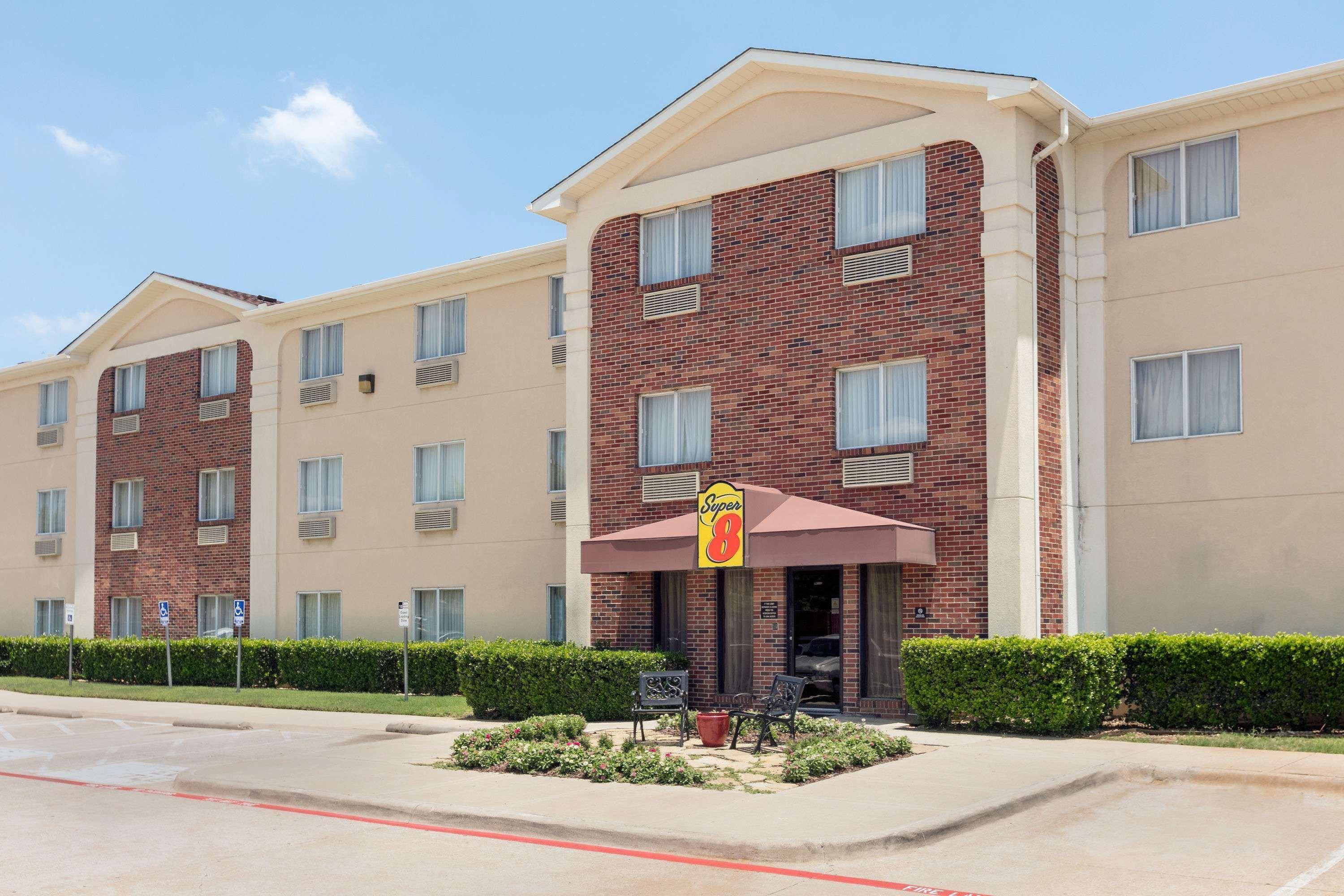 Super 8 By Wyndham Grapevine/dfw Airport Northwest Hotel
