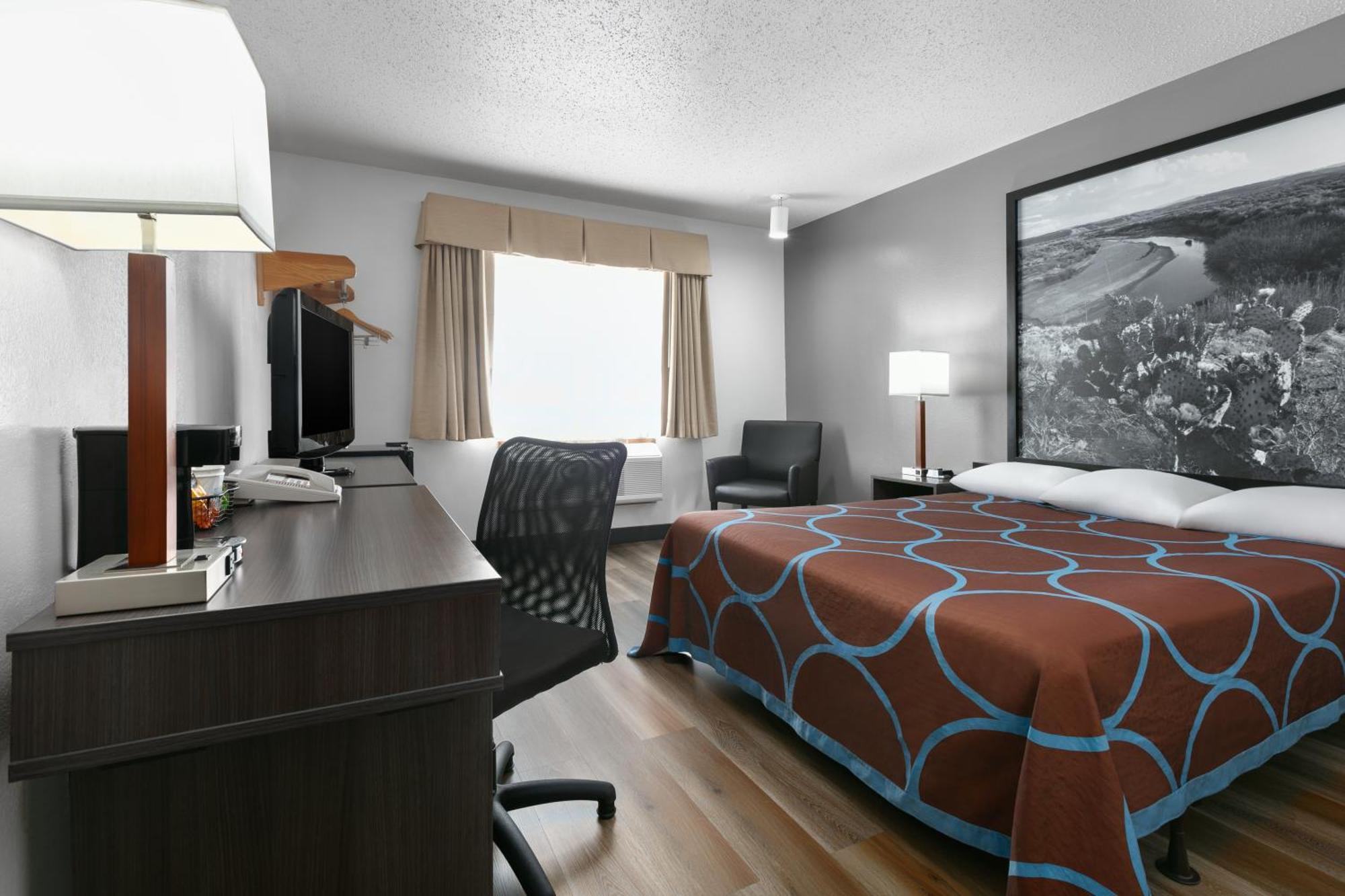 Super 8 By Wyndham Grapevine/dfw Airport Northwest Grapevine