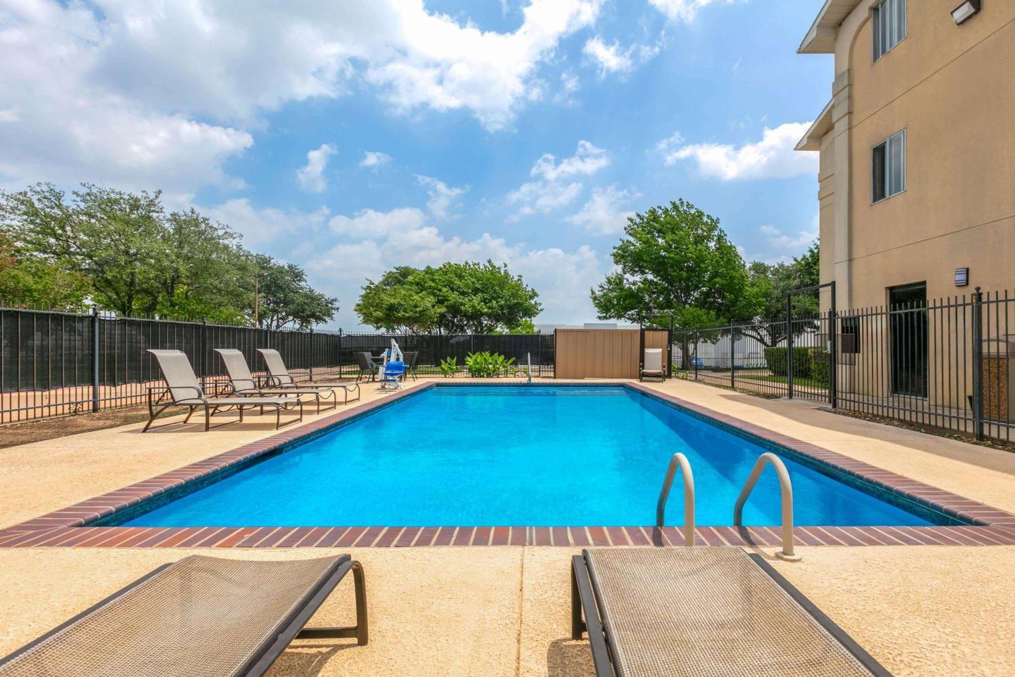 Hotel Super 8 By Wyndham Grapevine/dfw Airport Northwest 3*