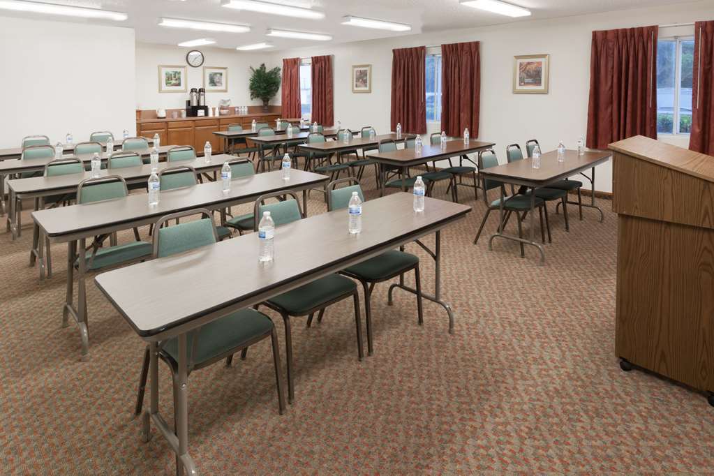 Super 8 By Wyndham Grapevine/dfw Airport Northwest 3*